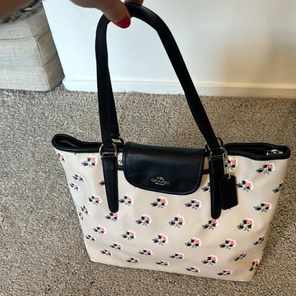 Coach Bramble Tote - Picture 3 of 12